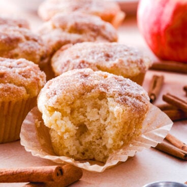 Apple cinnamon muffins